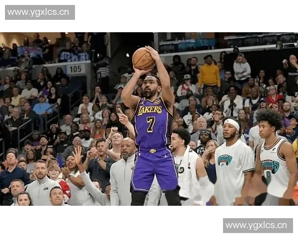 末节发力！湖人105-99勇士，谁是本场比赛的功臣，数据不会说谎